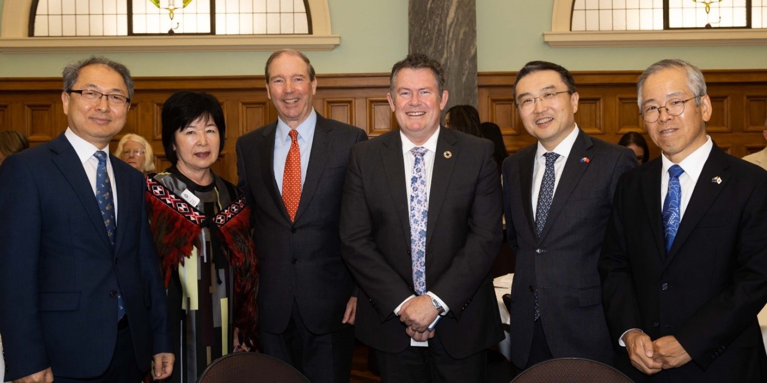 Picture1 Group photo of key guests at the Global Cities New Zealand Forum 2022. From left to right: Mr Ockchae Yoon, Hiromi Morris, HE Mr Tom Udall, Mayor Grant Smith, HE Dr Wang Xiaolong, and HE Mr Ito Koichi.